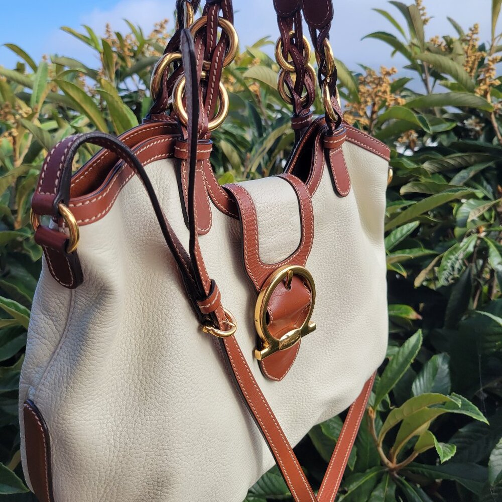 Salvatore Ferragamo Gancini Shoulder Bag Ivory and Brown Leather Gold Hardware - Picture 3 of 15